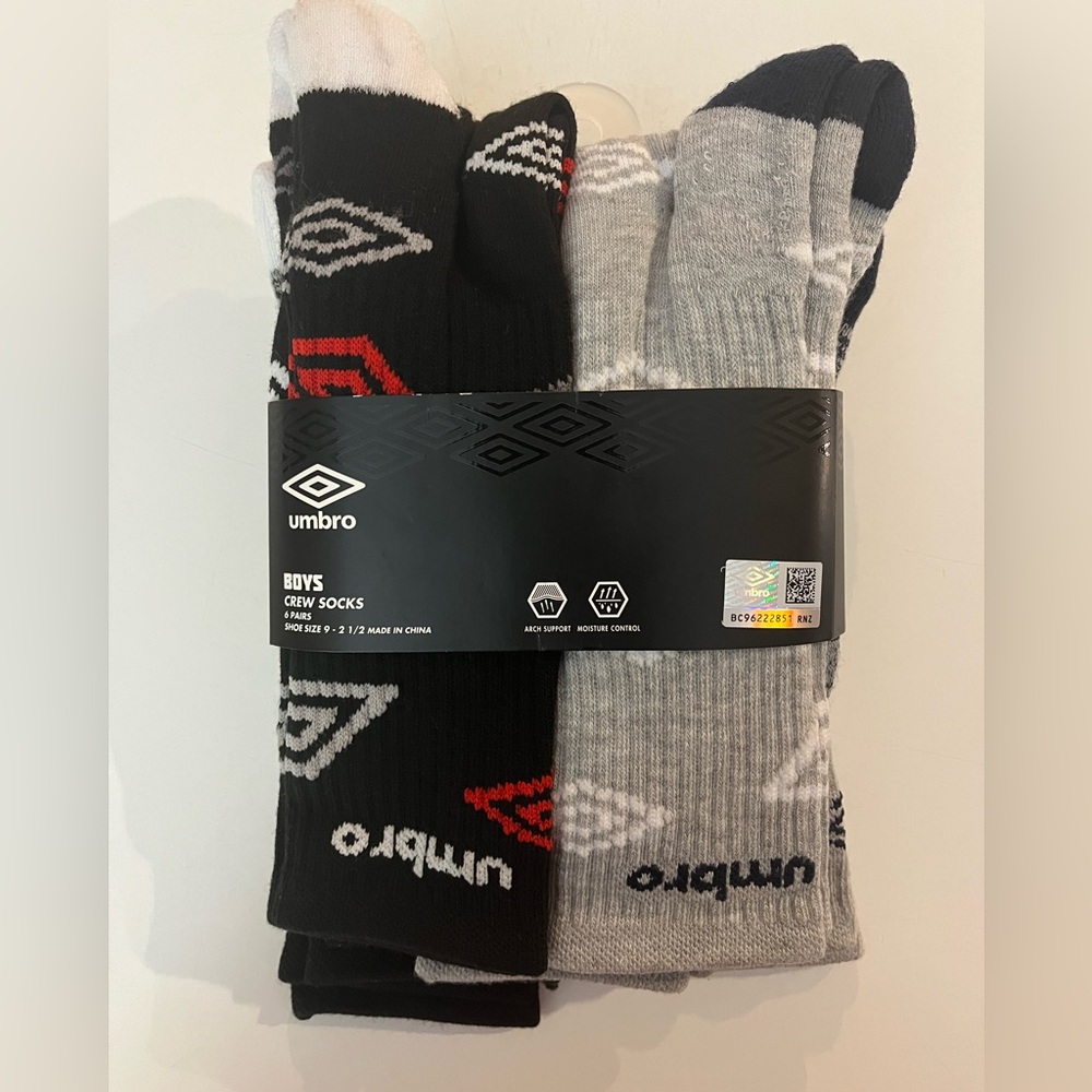 UMBRO Boys Crew Socks 6 Pairs Shoe Size 9 - 2 1/2